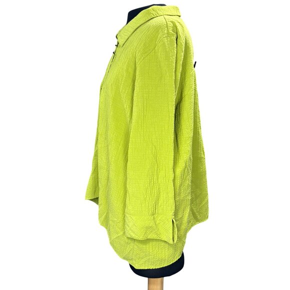 Habitat Lime Green Textured Blouse Size L With Button Loop Closures & Collar - Picture 2 of 11